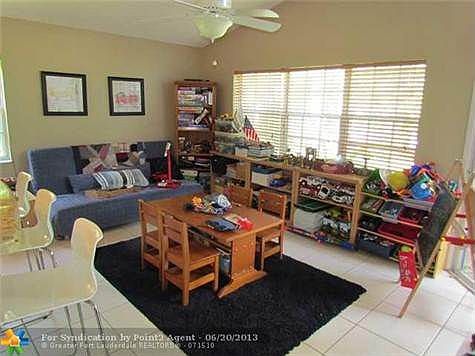 5th image of 572 Cambridge Dr