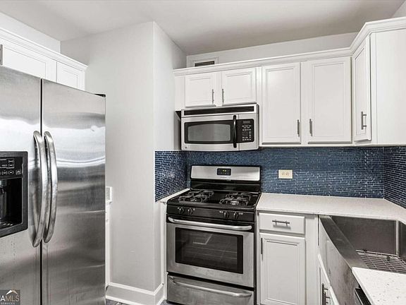 5th image of 620 Peachtree St NE APT 1115