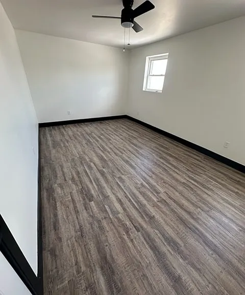 909 Ross Ave #2 — Photo 5