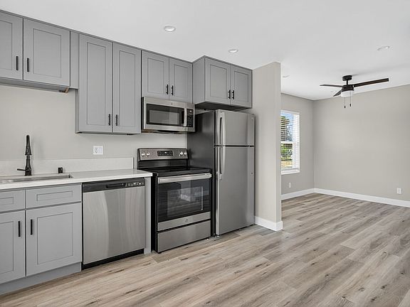 4th image of 113 S Lillie Ave #201-07