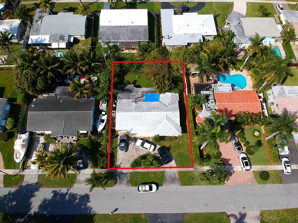 2nd image of 817 SE 16th Ct