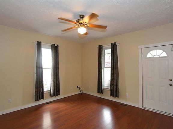 5th image of 831 E Pearl St
