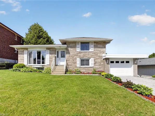 252 Christopher Dr, Cambridge, ON N1R 4S4