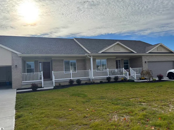 1708 Heritage Way, Mount Pleasant, MI 48858