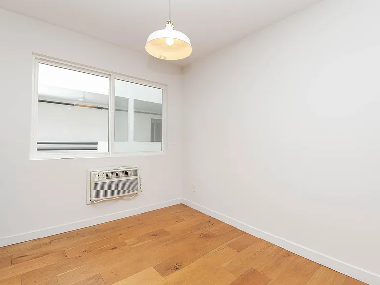 3933 Marathon St #105-B — Photo 4
