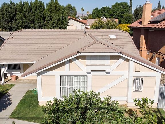 3rd image of 19719 Saticoy St