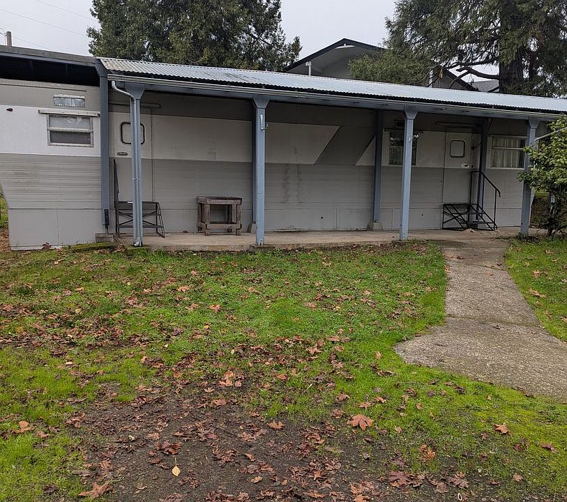 1st image of 249 SE 2nd St