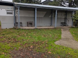 249 SE 2nd St, Canyonville, OR 97417