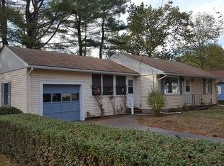 12 Sunset Dr, Sturbridge, MA 01566