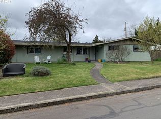 480 E 34th Pl, Eugene, OR 97405