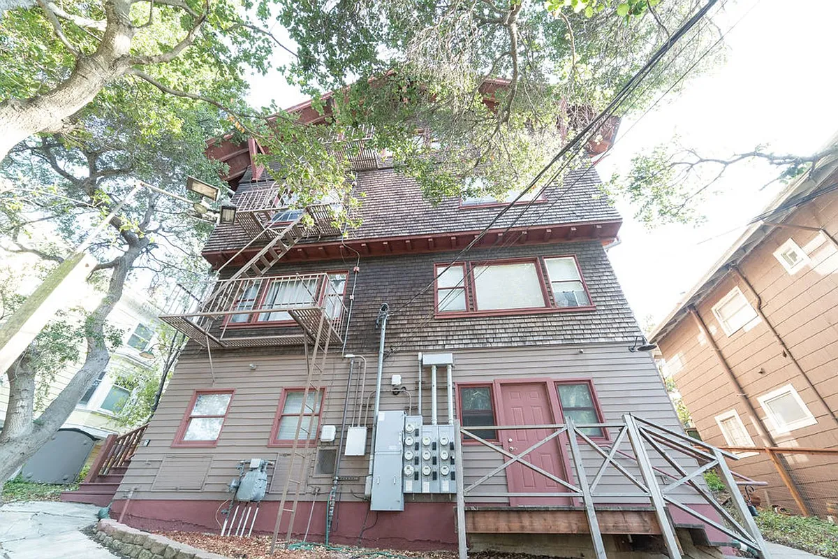 Building Photo - 1321 Spruce