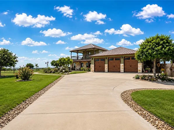 623 Nakishwana Cir, Sandia, TX 78383