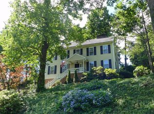3 Edgedale Ct, Wyomissing, PA 19610