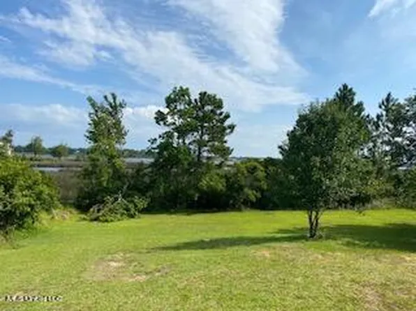 659 Waters View Dr, Biloxi, MS 39532