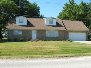 7316 E 3500s Rd, Saint Anne, IL 60964