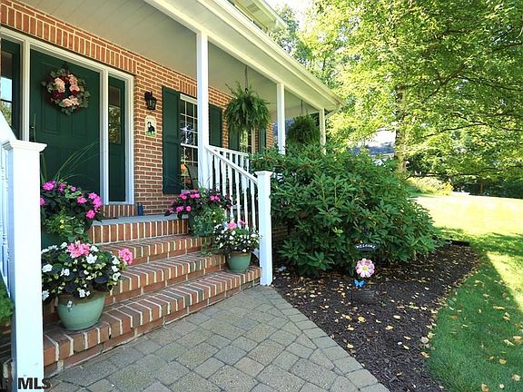 5th image of 288 Leawood Ln