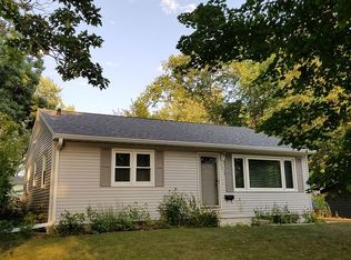 3216 Carlton Dr, Cedar Falls, IA 50613