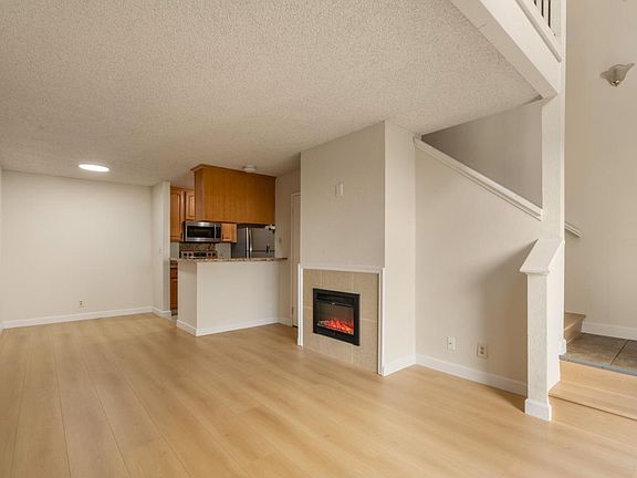 4th image of 385 Mandarin Dr APT 11