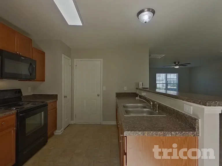 537 Gentle Breeze Ln — Photo 6