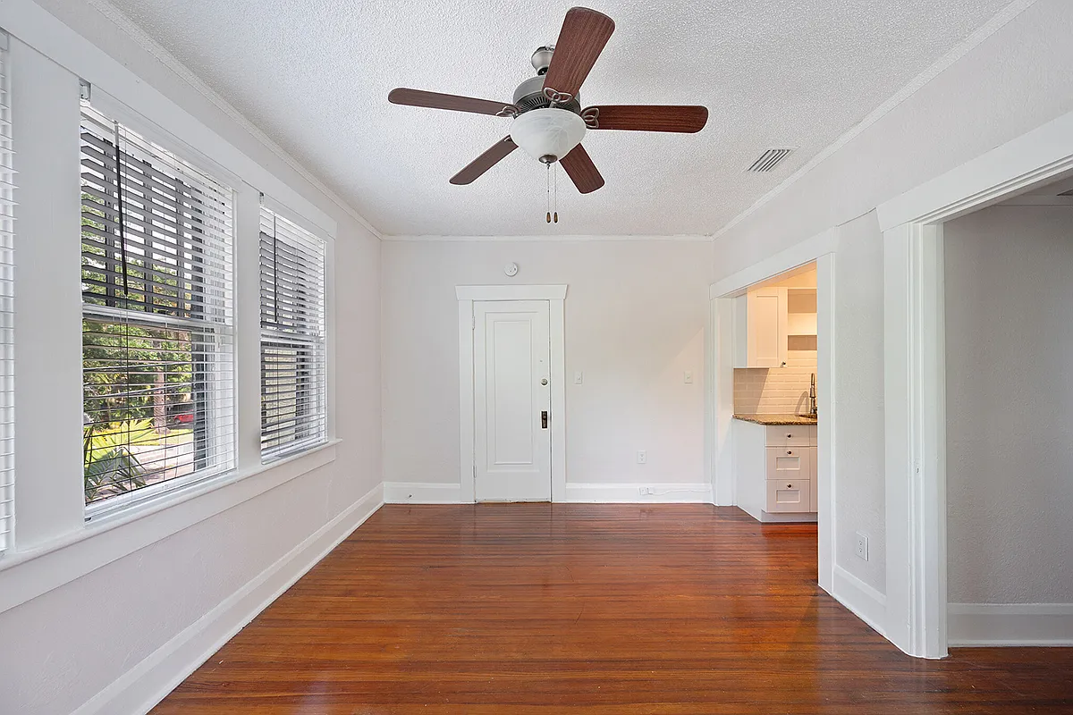 Studio, 525 sqft, $1,943 — Photo 2