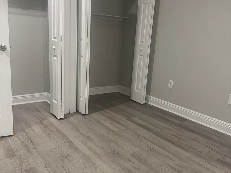 Prince Court Apartments — Photo 33