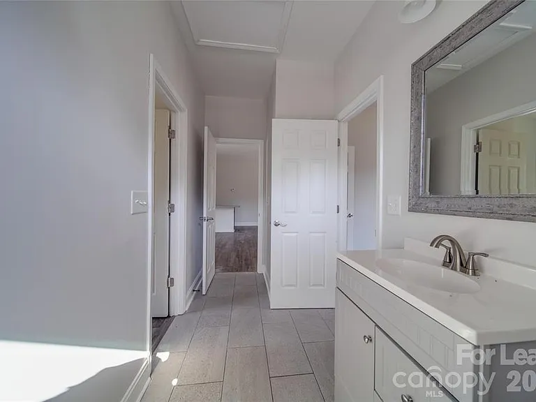 112 Rockwell Ct — Photo 29