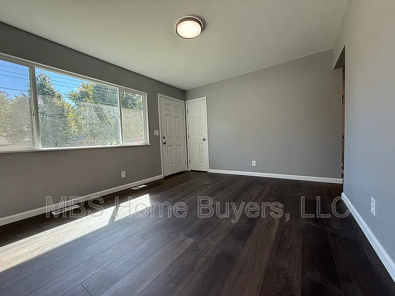 3 bed, 1.5 bath, 864 sqft, $1,700 — Photo 4
