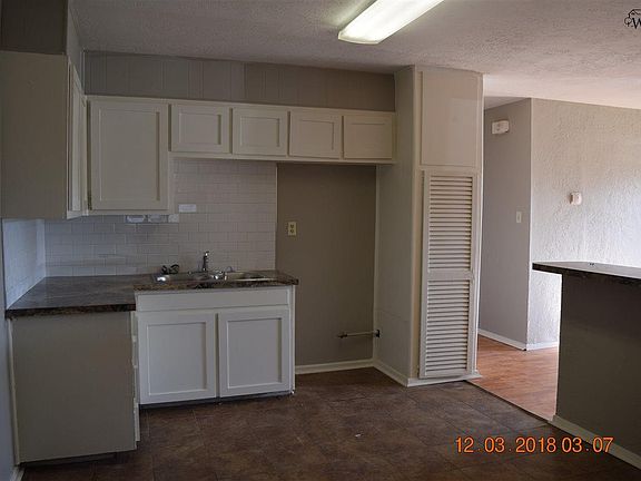 5th image of 122 James Dr