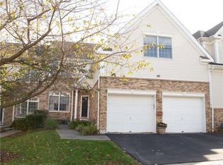 60 Inverness Cir, Easton, PA 18042