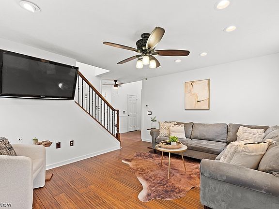 4th image of 2212 Dorchester Dr