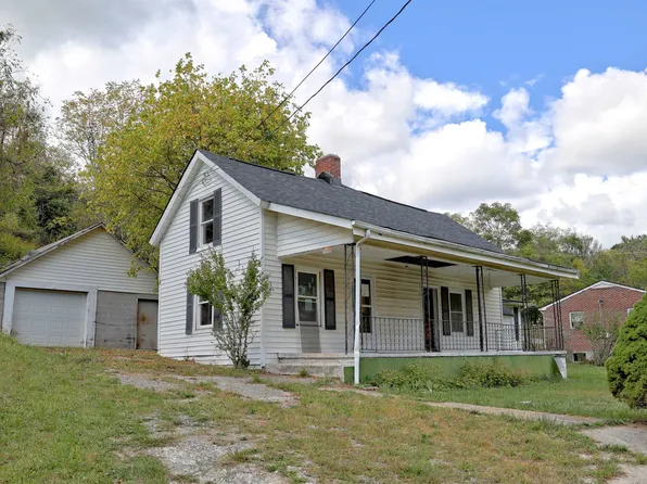 2001 Alum Spring Rd, Pulaski, VA 24301