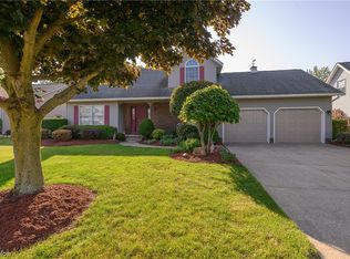 233 E Heatherwood Dr, Barberton, OH