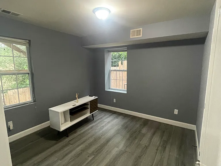 4257 Brooks St NE — Photo 12