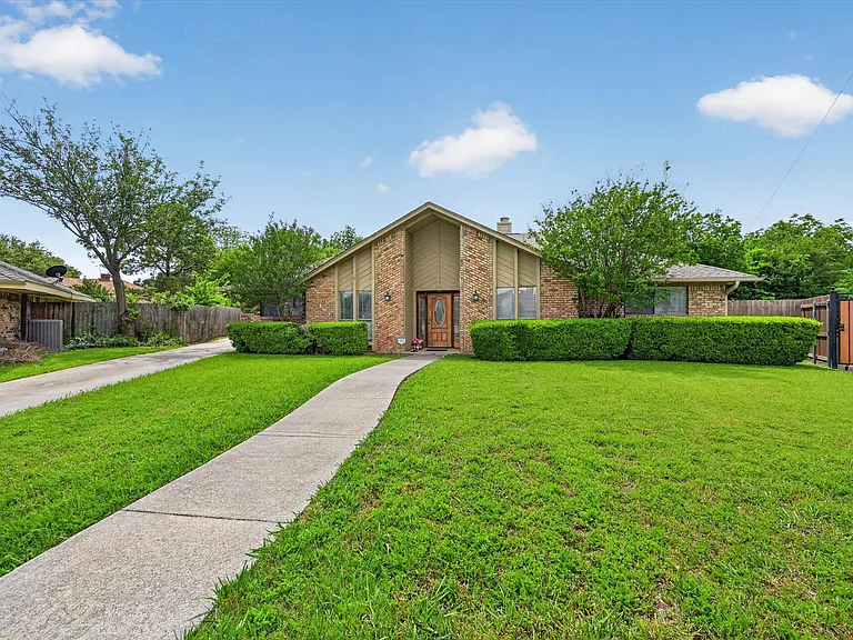3921 Timberidge Dr — Photo 8