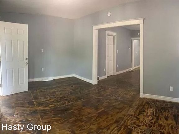 3rd image of 4419 Independence Ave Floor 2W