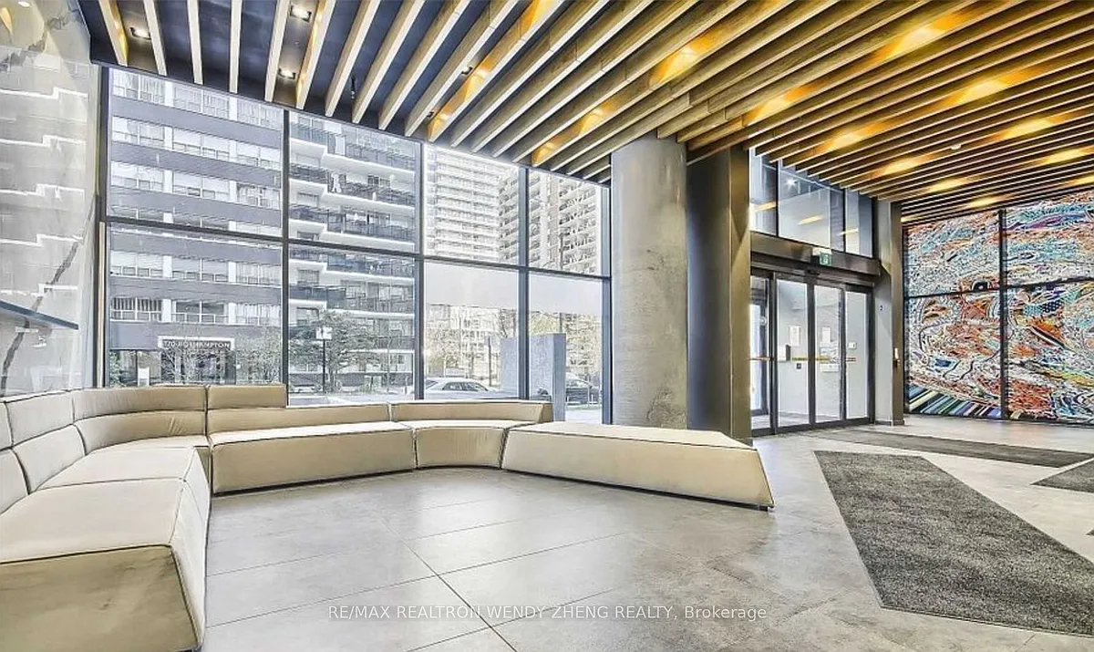 Building Photo - 161 Roehampton Ave #1207