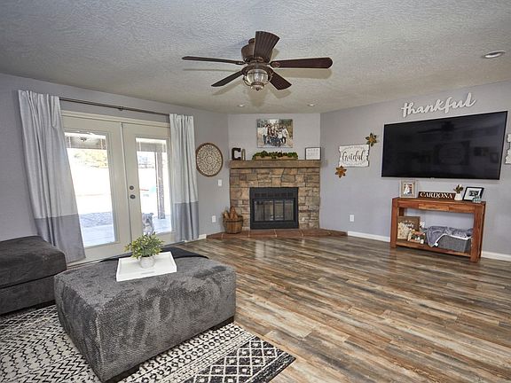 5th image of 14538 Jelan Ave