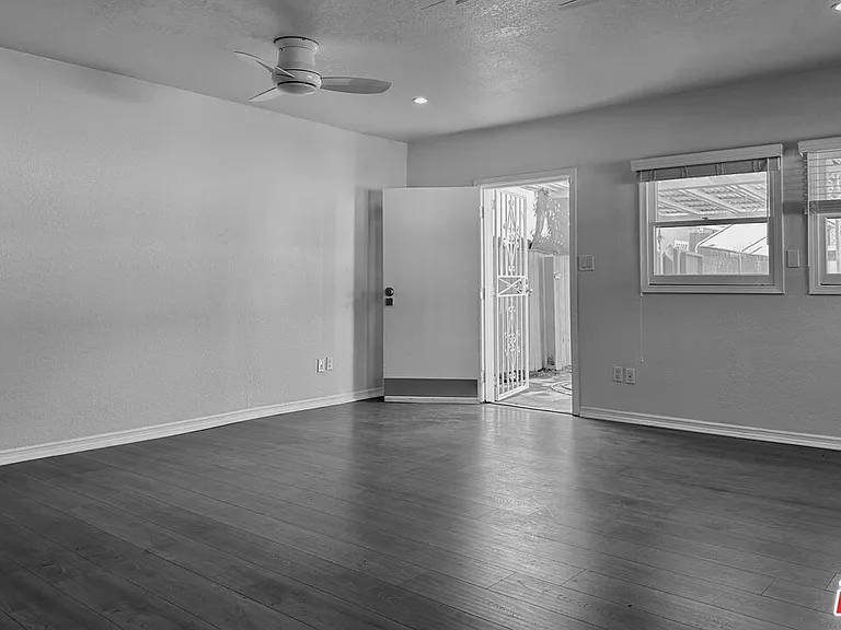 1206 Greenacre Ave — Photo 19