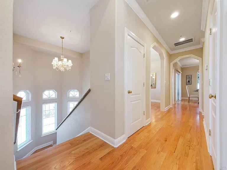 735 El Paseo Dr — Photo 8