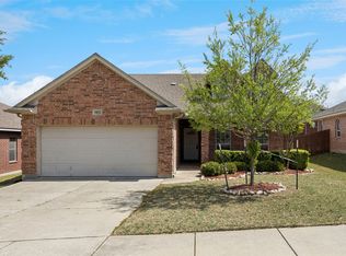 5852 Barrier Reef Dr, Fort Worth, TX 76179