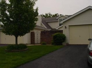 401 W Deerpath Dr, Schererville, IN 46375