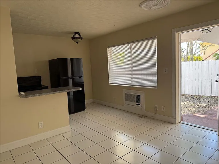 1219 NE 14th Ave #4 — Photo 9