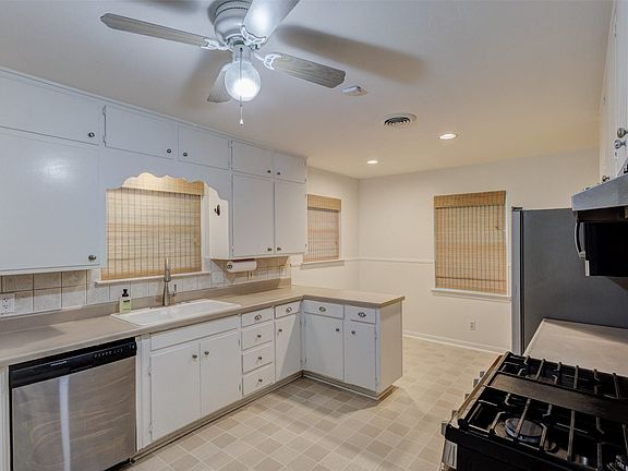 5th image of 3263 Bilglade Rd
