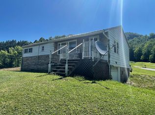 219 Little League Rd NE, Coeburn, VA 24230