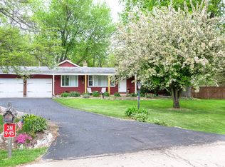 3N945 Bonnie Dr, St Charles, IL 60175