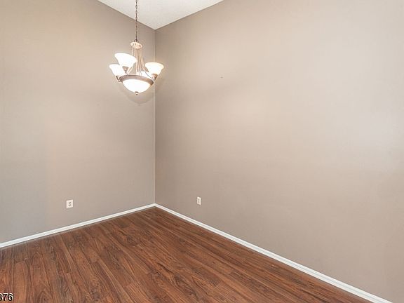 3rd image of 289 English Place