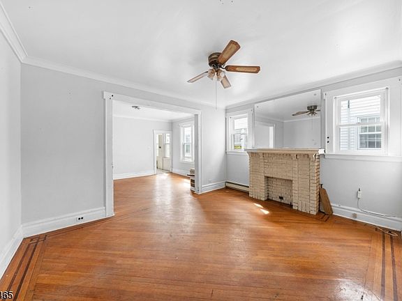 5th image of 457 N 7Th St