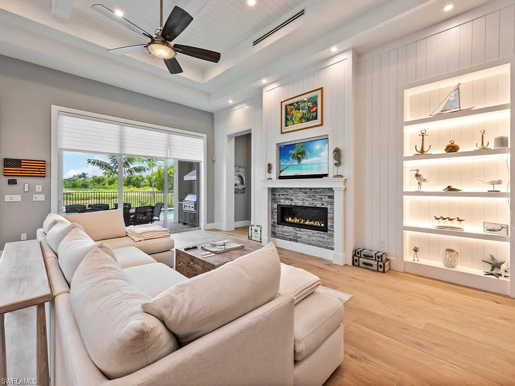 4 bed, 3.5 bath, 3119 sqft, $16,000 — Photo 2