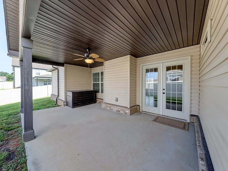 1008 Meadowview Ln — Photo 67