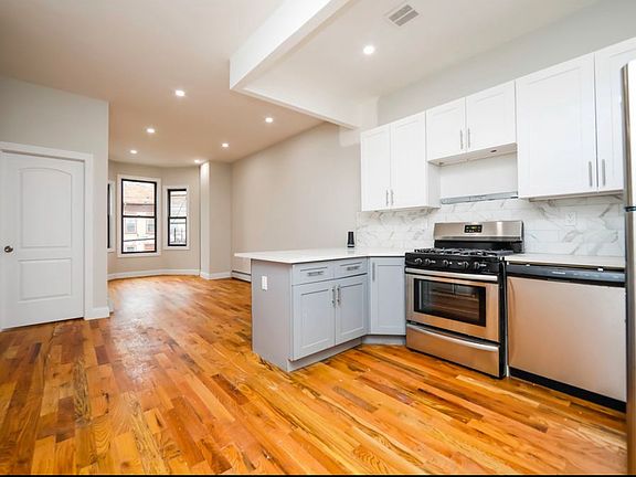 2nd image of 1308 Clay Ave Basement 1